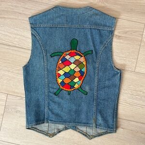 Vintage Embroidered Turtle Kitschy 1970s 1960s Crewel Lee Denim Jean Vest Hippie